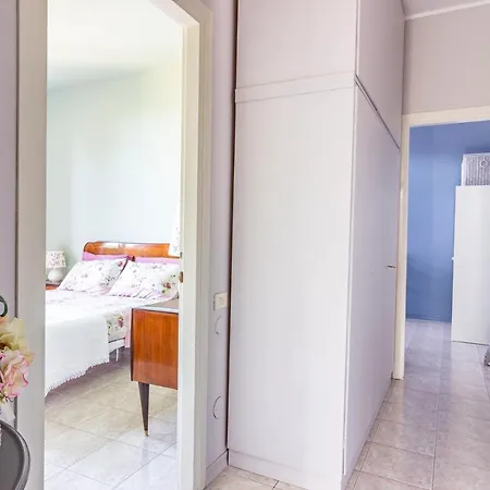 Parking & Terrace - Large 90 Mq - Self Ck-in & Access Apartment *
